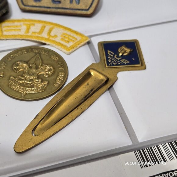 Vintage Boy Scouts Cub Lot Neckerchief Slides Enamel Brass Bookmark Coin Misc - Picture 2 of 7